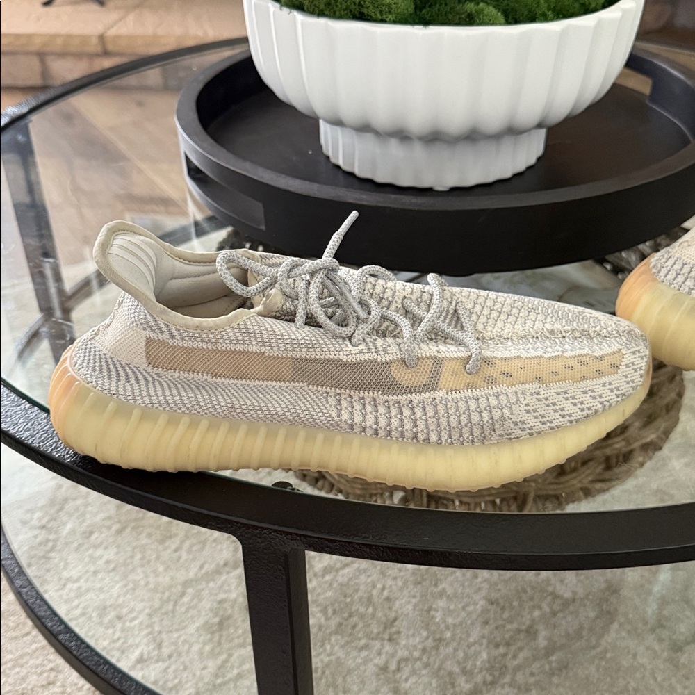Adidas x Yeezy Boost 350 V2 in Lundmark Nylon - Picture 4 of 13
